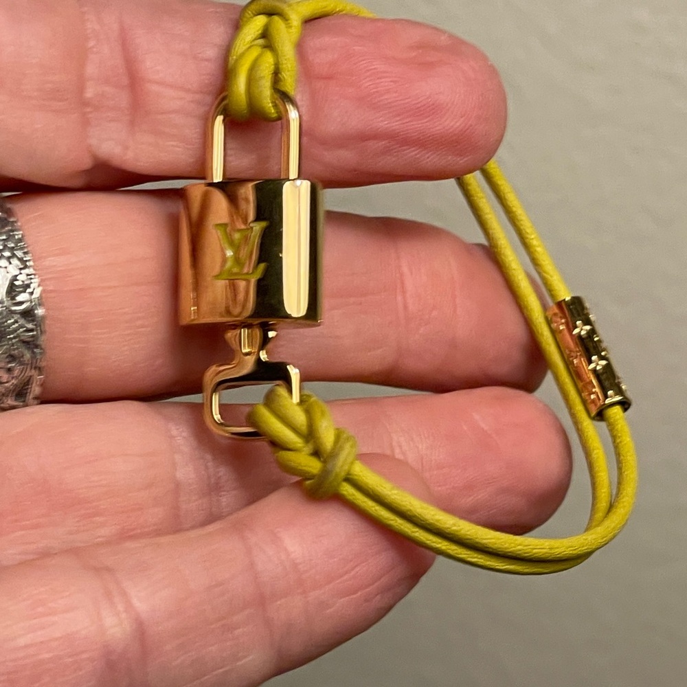 Louis Vuitton LV Padlock Bracelet in yellow leather Size S FULL SET
